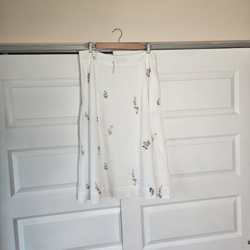 NWT Talbots Embroidered Midi Skirt - Tossed Wildflowers - Size 12 - Picture 2 of 8